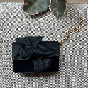 ♟️ Y2K Vintage Circa 2004 Wristlet with Gold Chain handle ✨